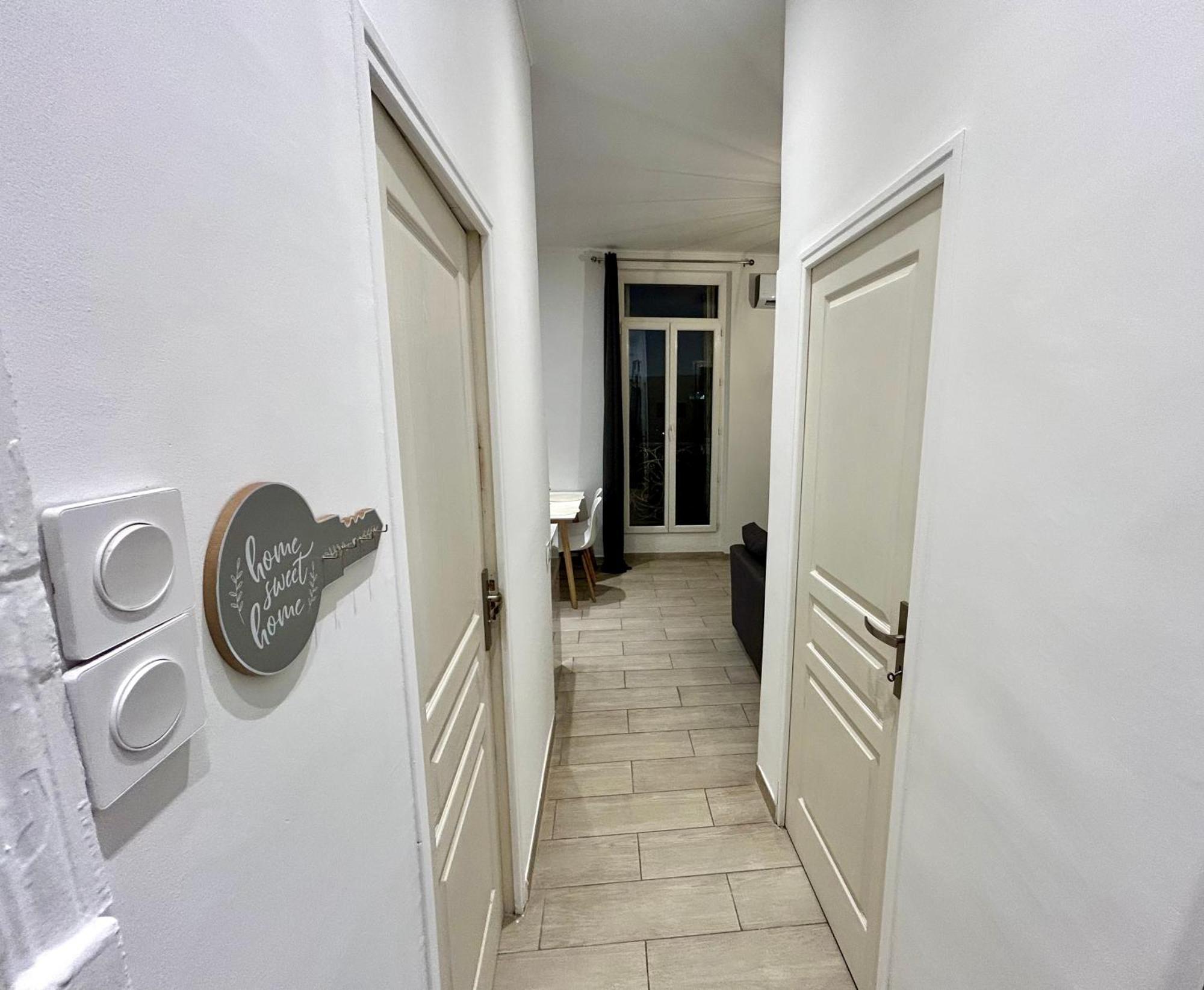 Lumineux 2 Pieces - Centre-Ville Climatise - Netflix Prime Canal - Bien Place Marseille Exterior photo