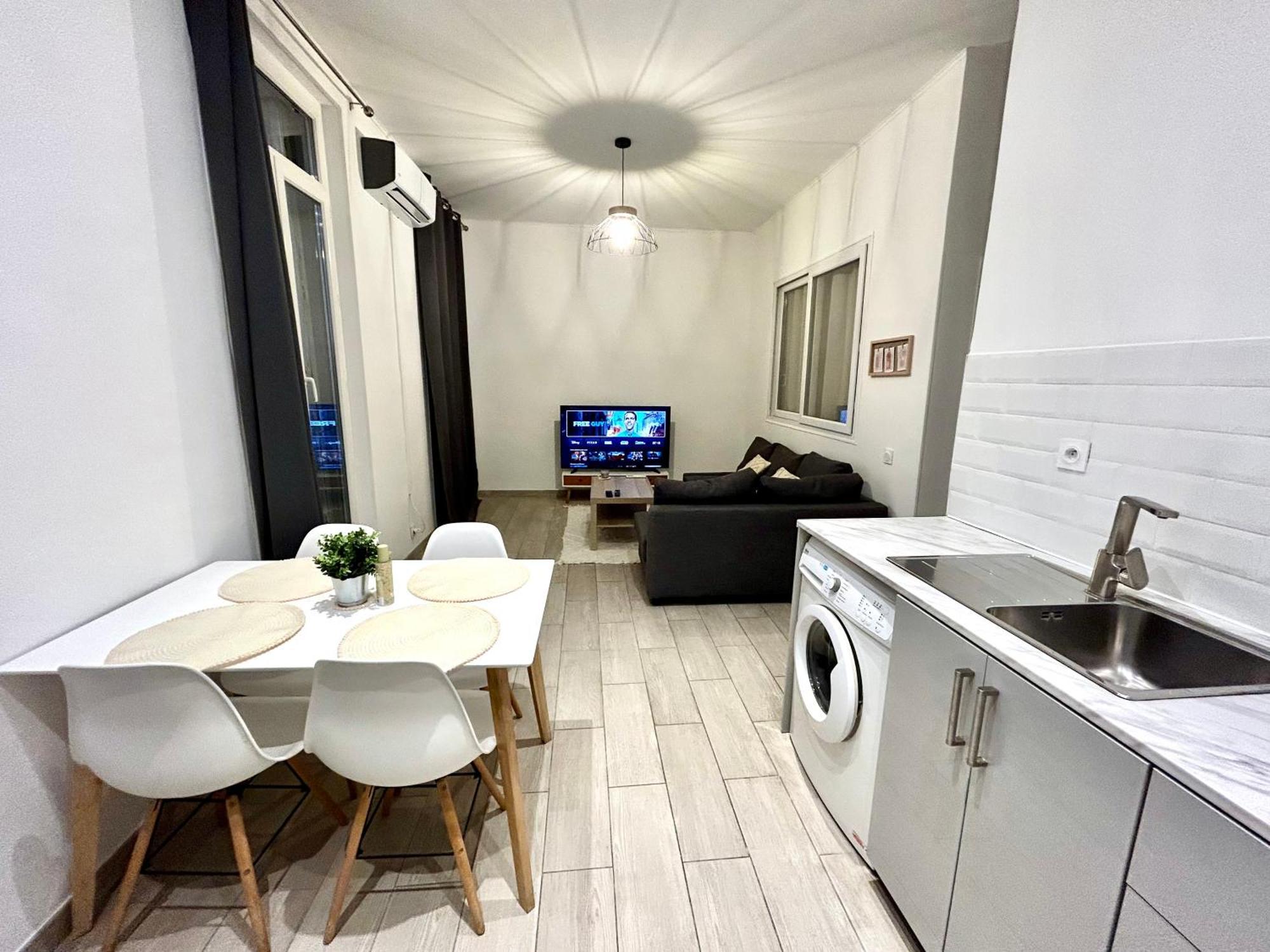 Lumineux 2 Pieces - Centre-Ville Climatise - Netflix Prime Canal - Bien Place Marseille Exterior photo