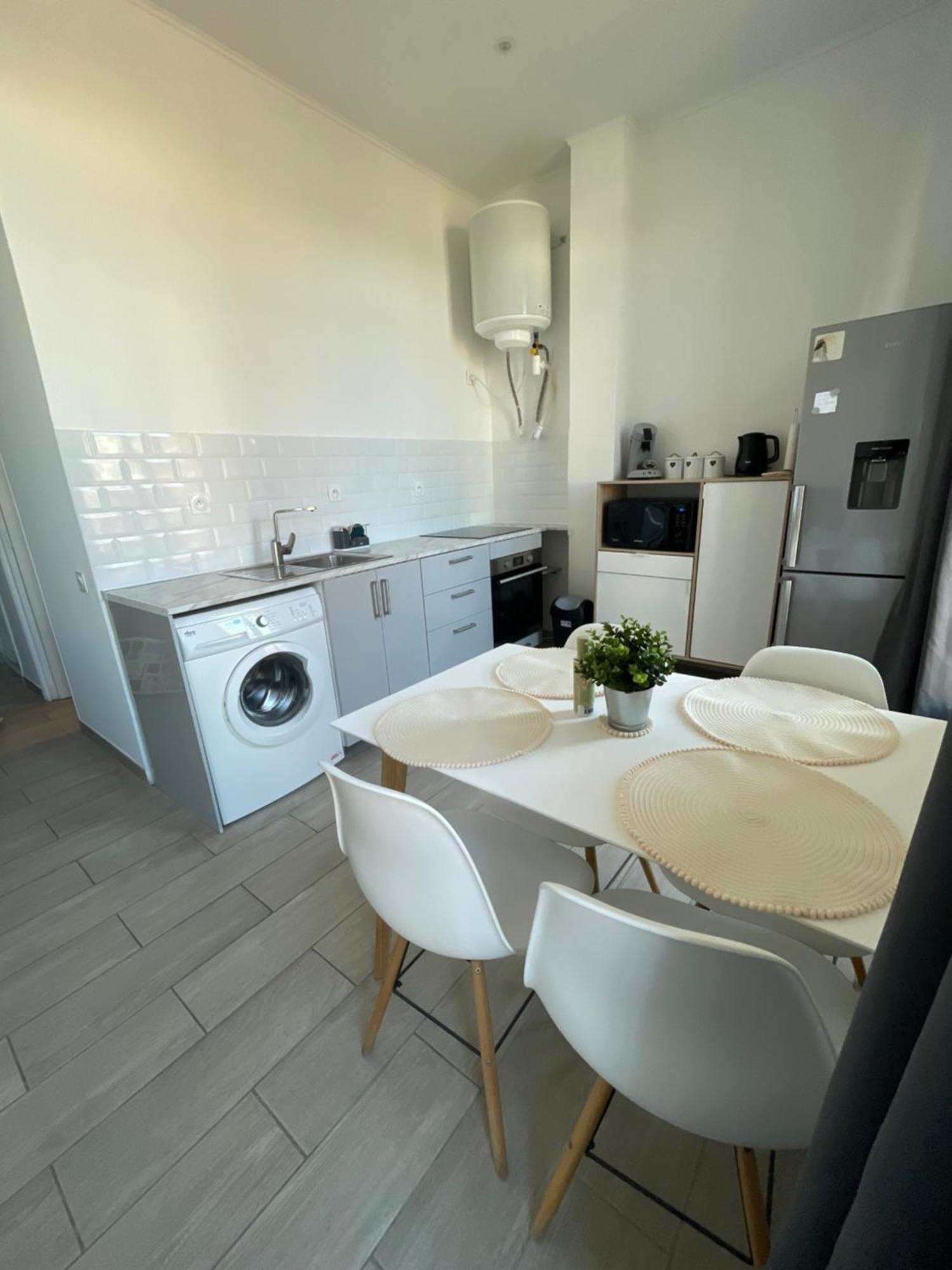 Lumineux 2 Pieces - Centre-Ville Climatise - Netflix Prime Canal - Bien Place Marseille Exterior photo